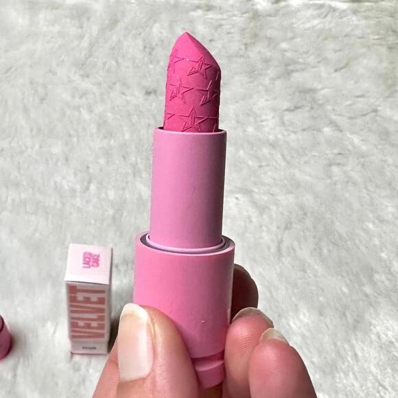 NIB Jeffree Star Velvet Trap Matte Lipstick Laced Cake Full Size 4g - Picture 2 of 8
